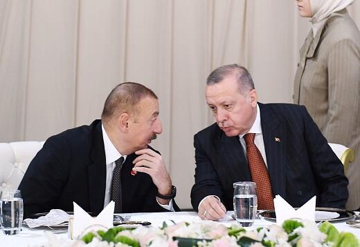 Rəcəb Tayyib Ərdoğan İlham Əliyevlə danışdı: Laçın təbriki...